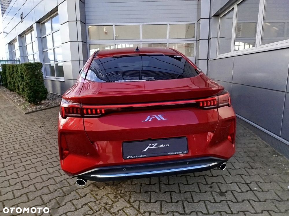 JAC J7 Plus CVT - 12