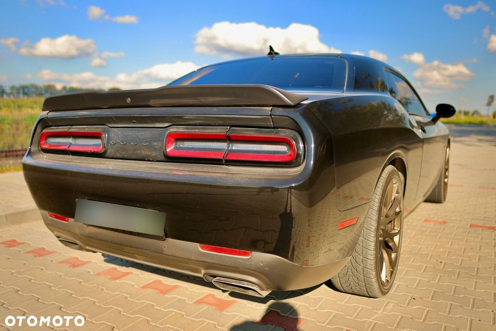 Dodge Challenger 5.7 R/T - 18