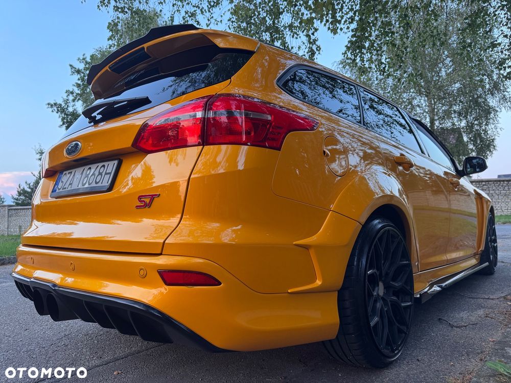 Ford Focus 2.0 EcoBoost ST - 17