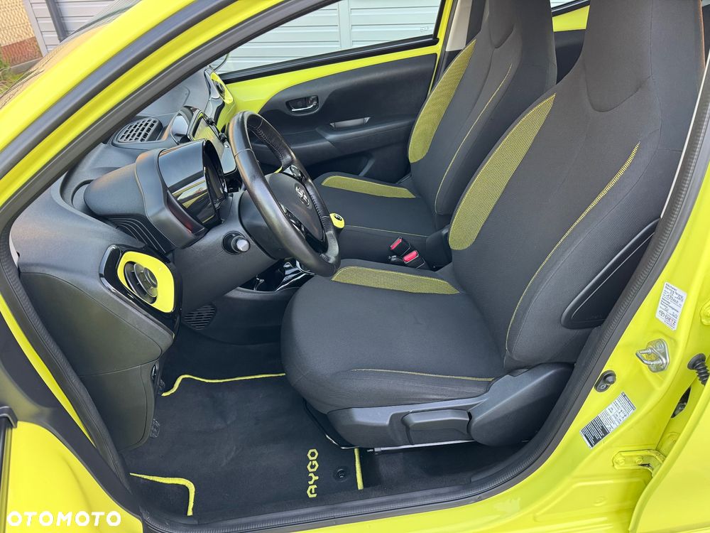 Toyota Aygo x mit x-business Paket - 22