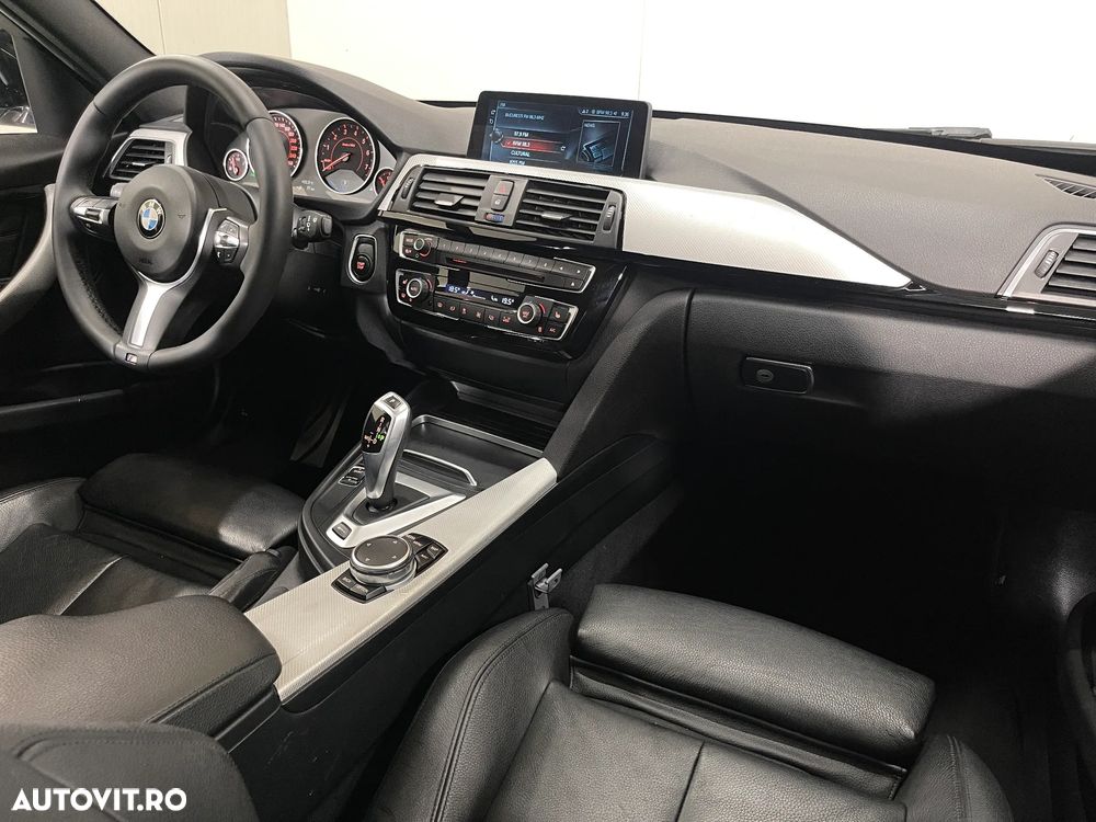 BMW Seria 3 330e iPerformance M Sport - 10