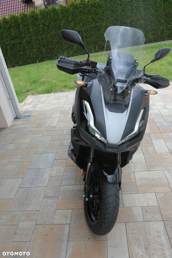 Honda ADV350 - 4