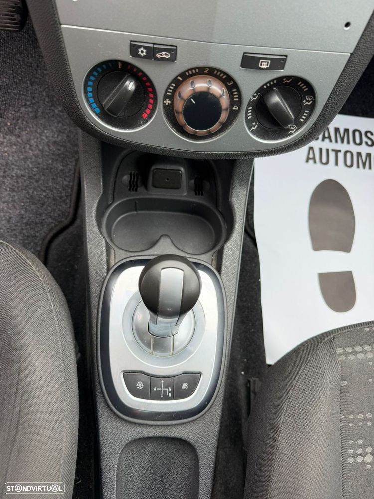 Opel Corsa 1.2 Connect Easytronic - 32