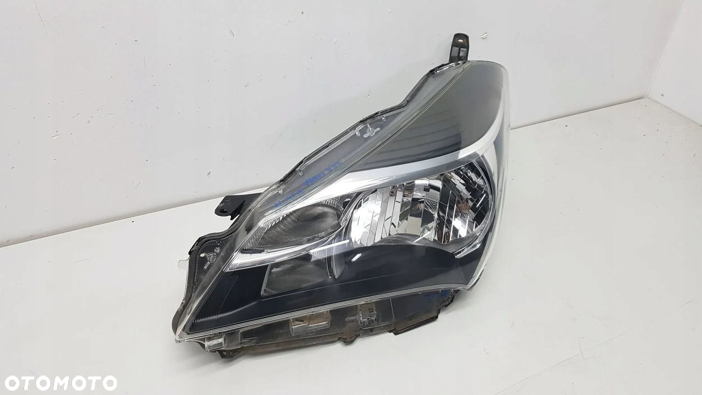 Toyota Yaris III Lift 14- Lampa Przód Lewa EU - 5