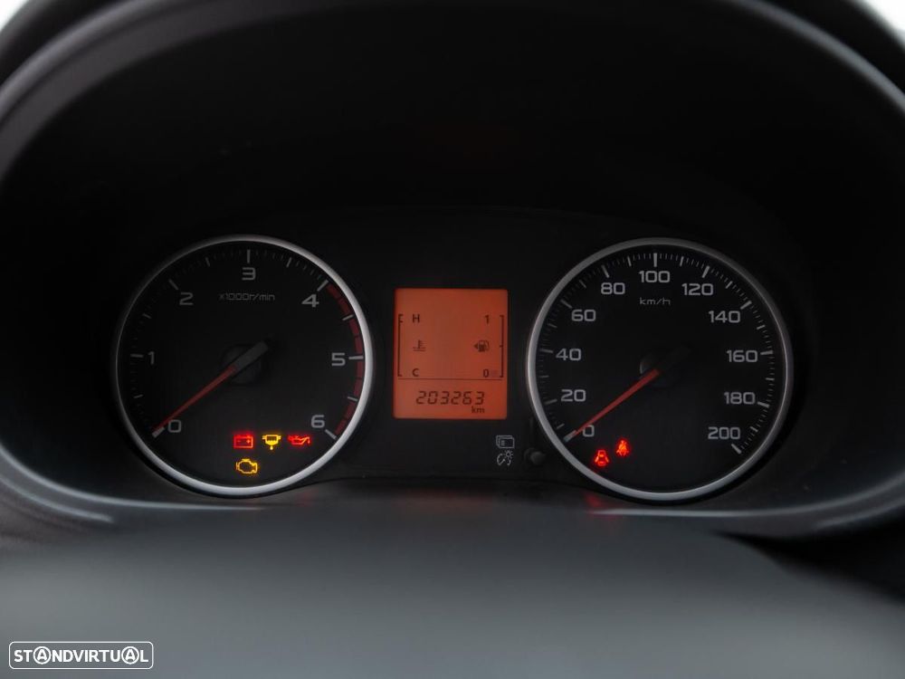Mitsubishi L200 2.4 DI-D Club Invite 4WD c/iva - 19