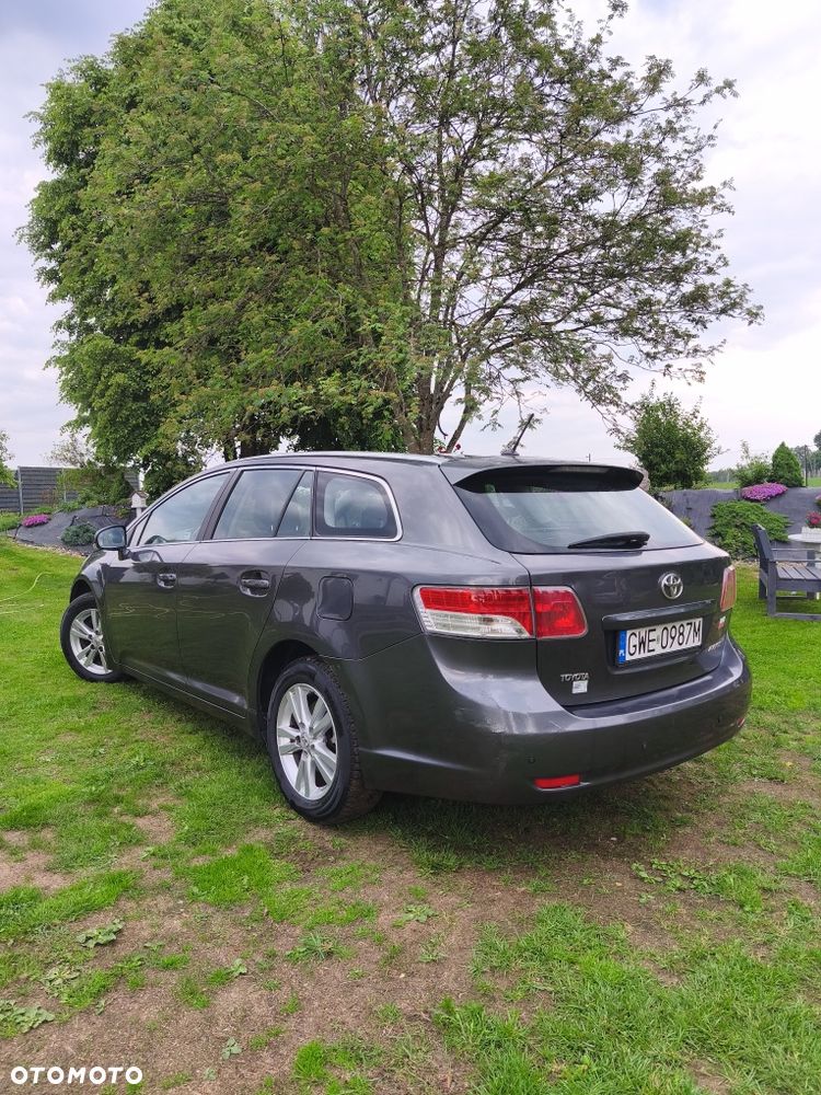 Toyota Avensis - 4