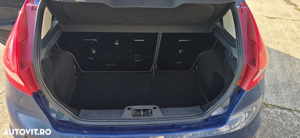 Ford Fiesta - 12