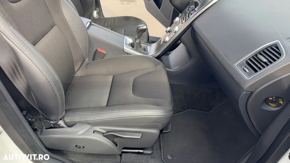 Volvo XC 60 D4 VEA Start-Stop Momentum - 11