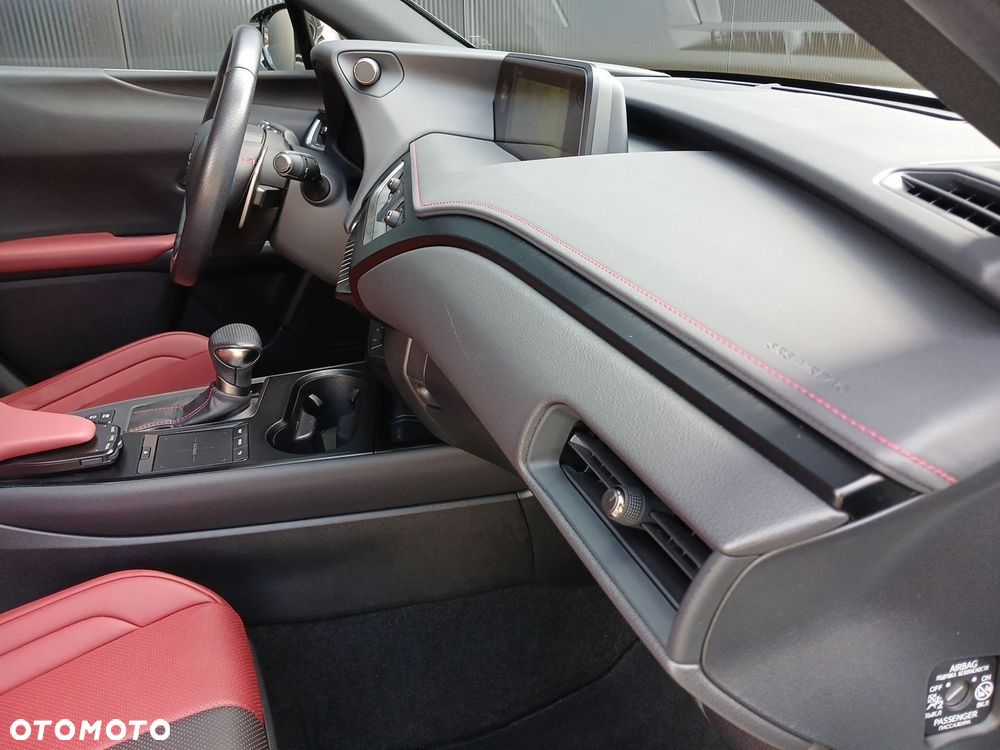 Lexus UX - 29