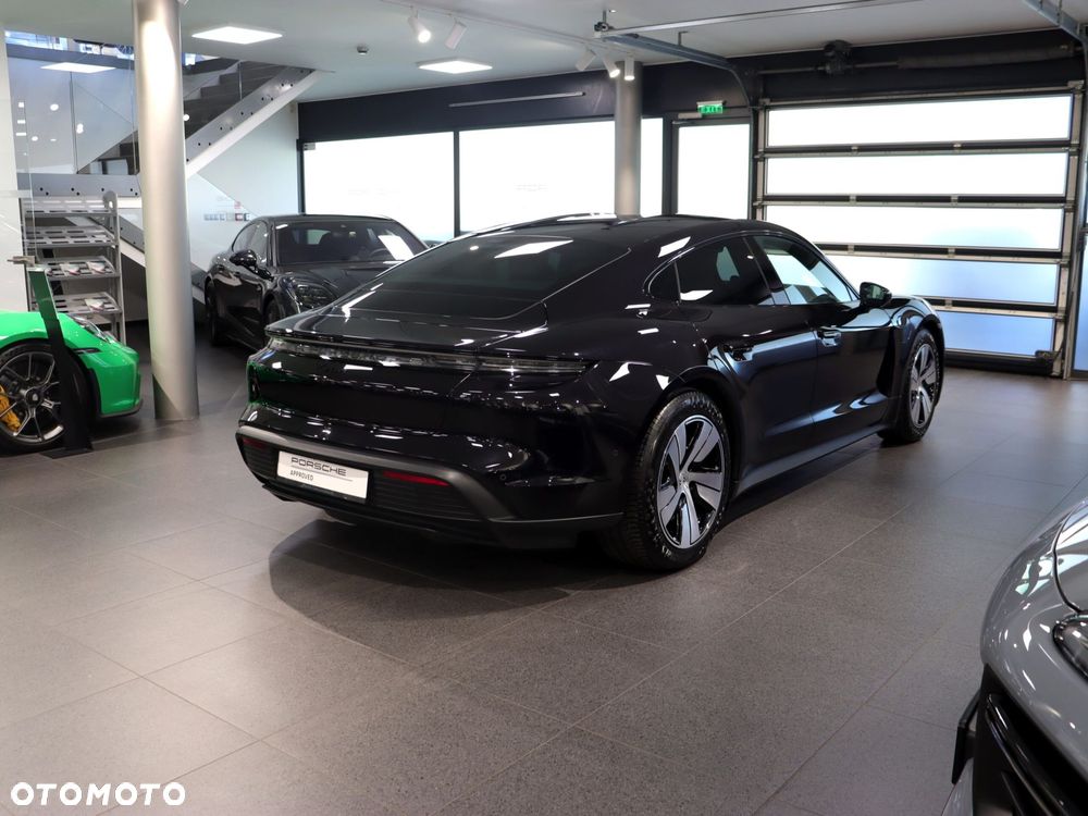 Porsche Taycan - 5