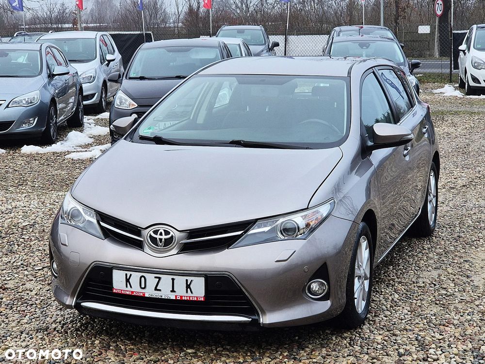 Toyota Auris 1.6 Executive - 3