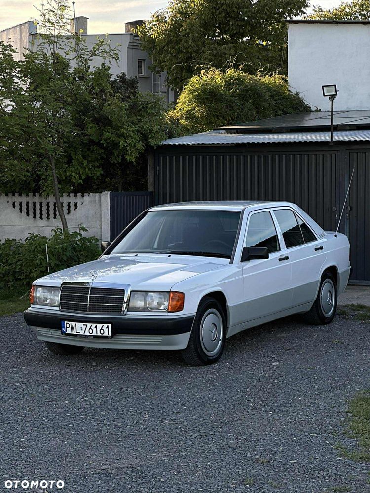 Mercedes-Benz W201 (190) - 4