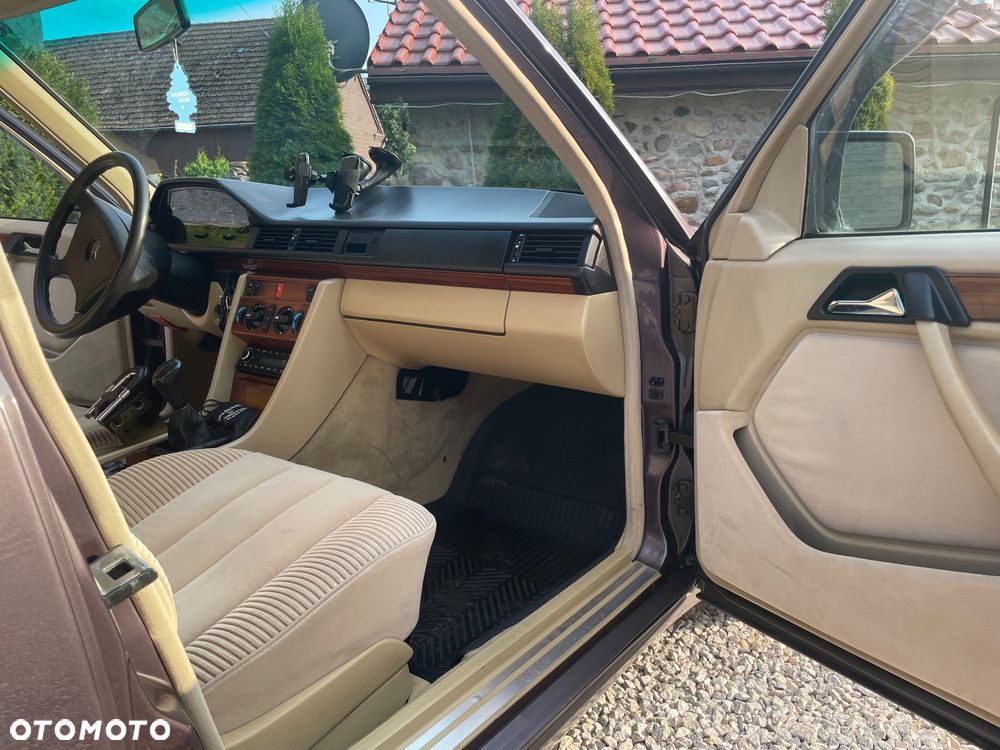 Mercedes-Benz W124 (1984-1993) - 20