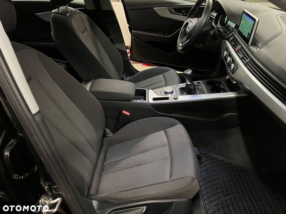 Audi A4 Limousine 1.4 TFSI Sport - 23