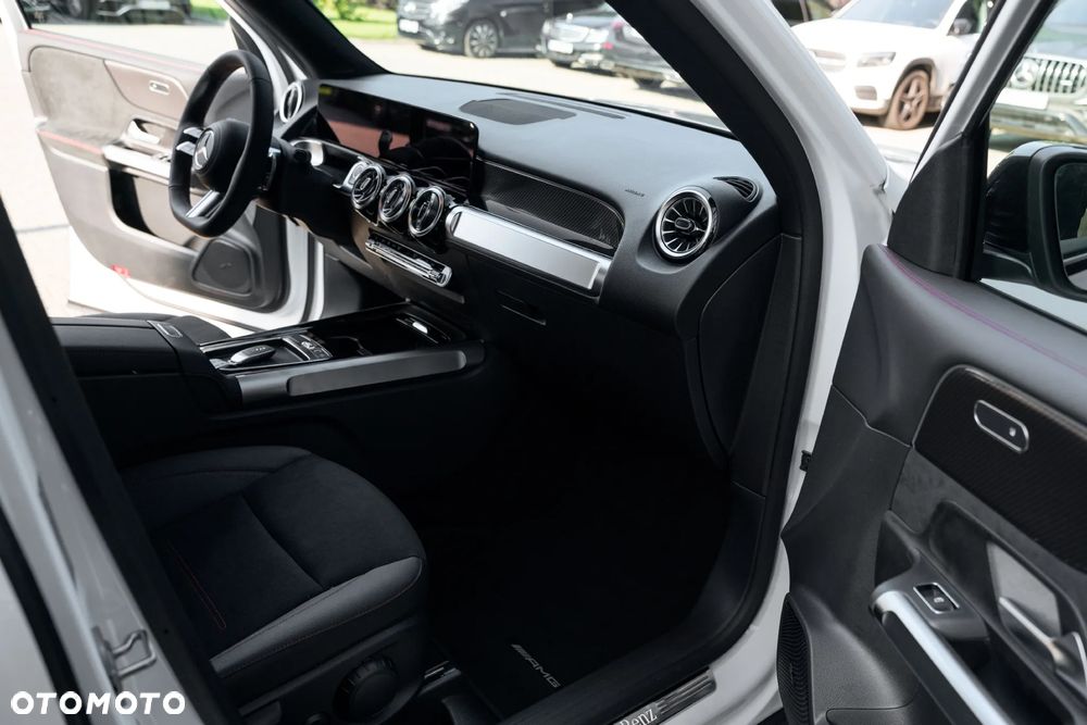 Mercedes-Benz GLB 200 d 4-Matic AMG Line 8G-DCT - 11