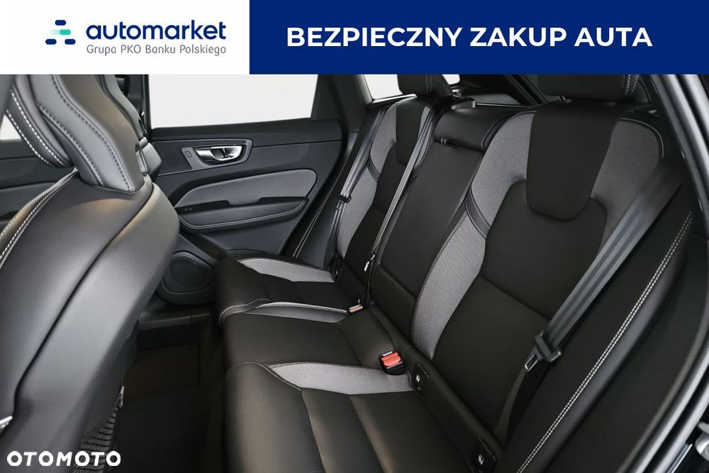 Volvo XC 60 B4 D AWD Plus Dark - 12