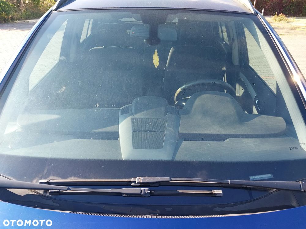 Opel Zafira B silnik kompletny 1.9 CDTI JTD 120KM wtryski pompa paliwa klimatyzacji wspomagania regulator alternator maglownica sprzęgło lewarek 6 biegów drzwi klapa błotnik lusterko kolor Z21B lampa reflektor przód przedni xenon przetwornica tył tylna hak holowniczy zestaw startowy sterownik stacyjka zamek zacisk hamulcowy deska rozdzielcza panel wyświetlacz boczek fotele mechanizm osłona manetki tempomat wykładzina podsufitka kierownica plastiki szyba NA CZĘŚCI WSZYSTKIE CZĘŚCI - 29