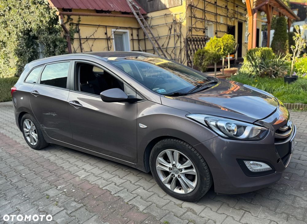 Hyundai i30 i30cw 1.6 CRDi Automatik Trend - 1