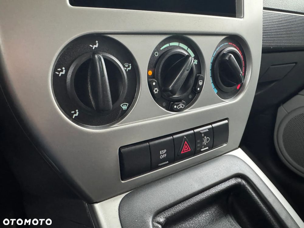 Jeep Compass 2.4I 4x4 Sport - 23