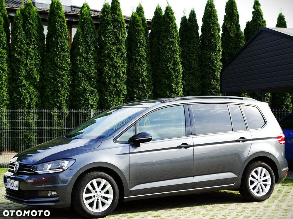 Volkswagen Touran - 1
