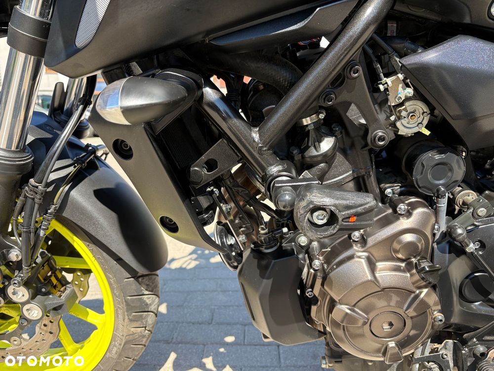 Yamaha MT - 8
