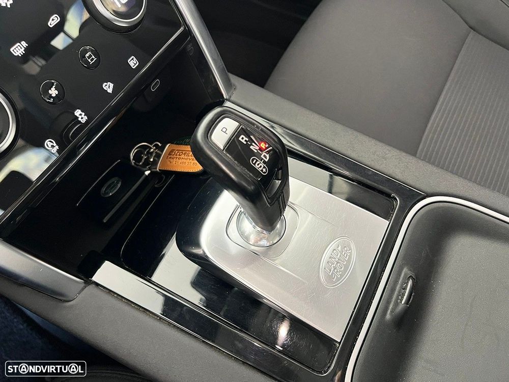 Land Rover Discovery Sport P300e Dynamic SE - 18