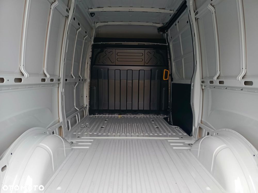 Iveco Daily 35S18HV 12M3 dostępny od ręKi - 14