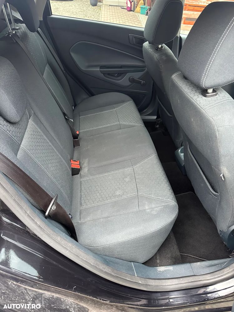 Ford Fiesta - 12