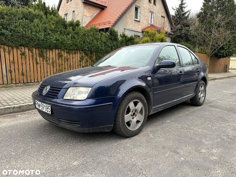 Volkswagen Bora 1.9 TDI Comfortline - 1