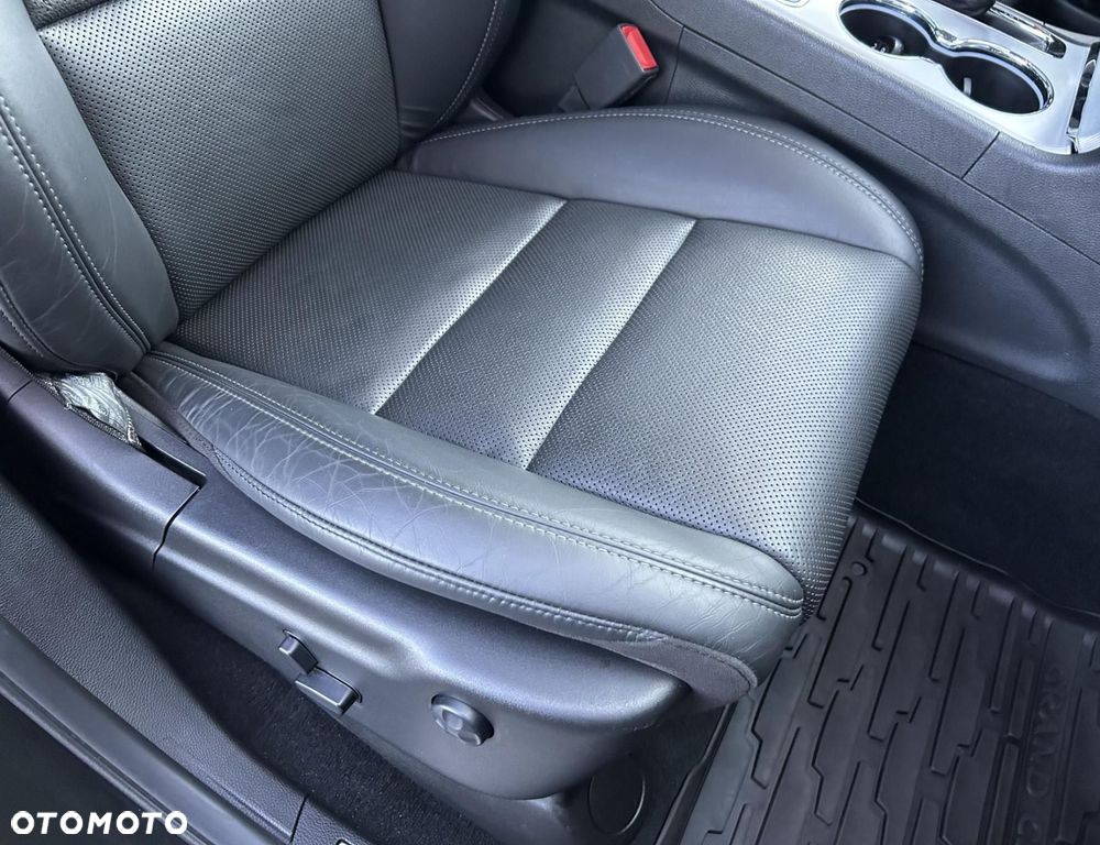 Jeep Grand Cherokee - 23