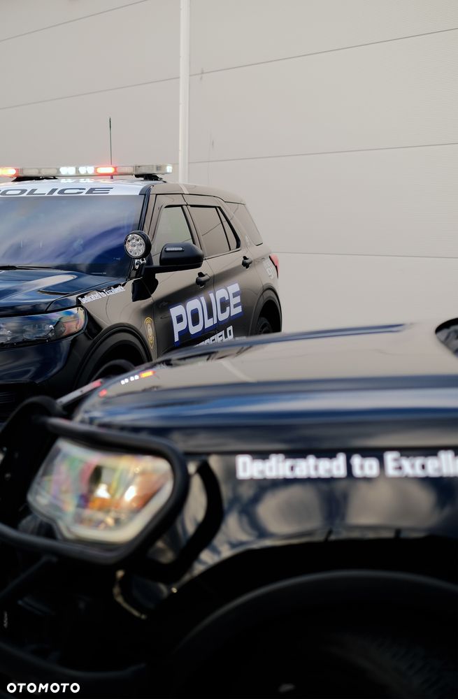 Ford Explorer - 36