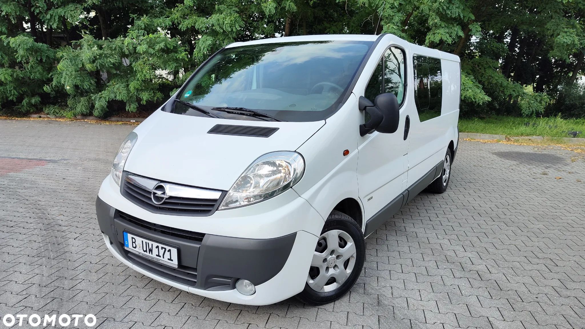 Opel Vivaro - 1