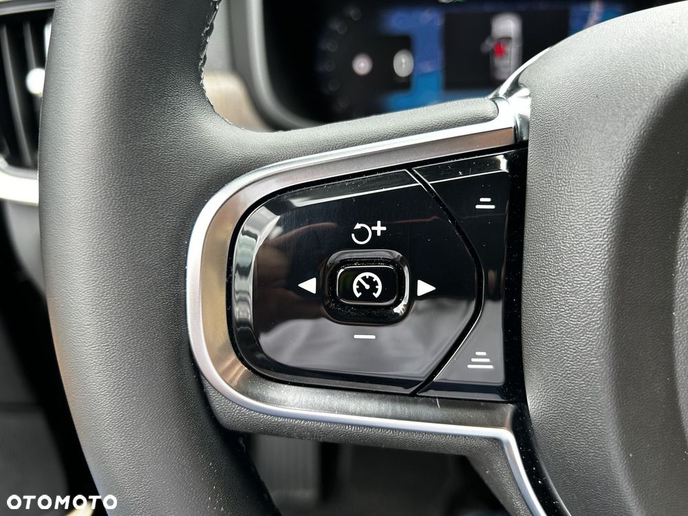 Volvo V90 Cross Country - 22