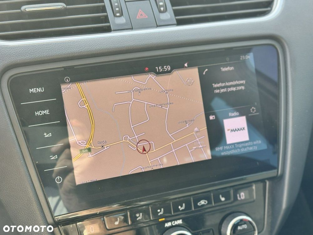 Skoda Octavia Combi 2.0 TDI 4x4 DSG Scout - 25