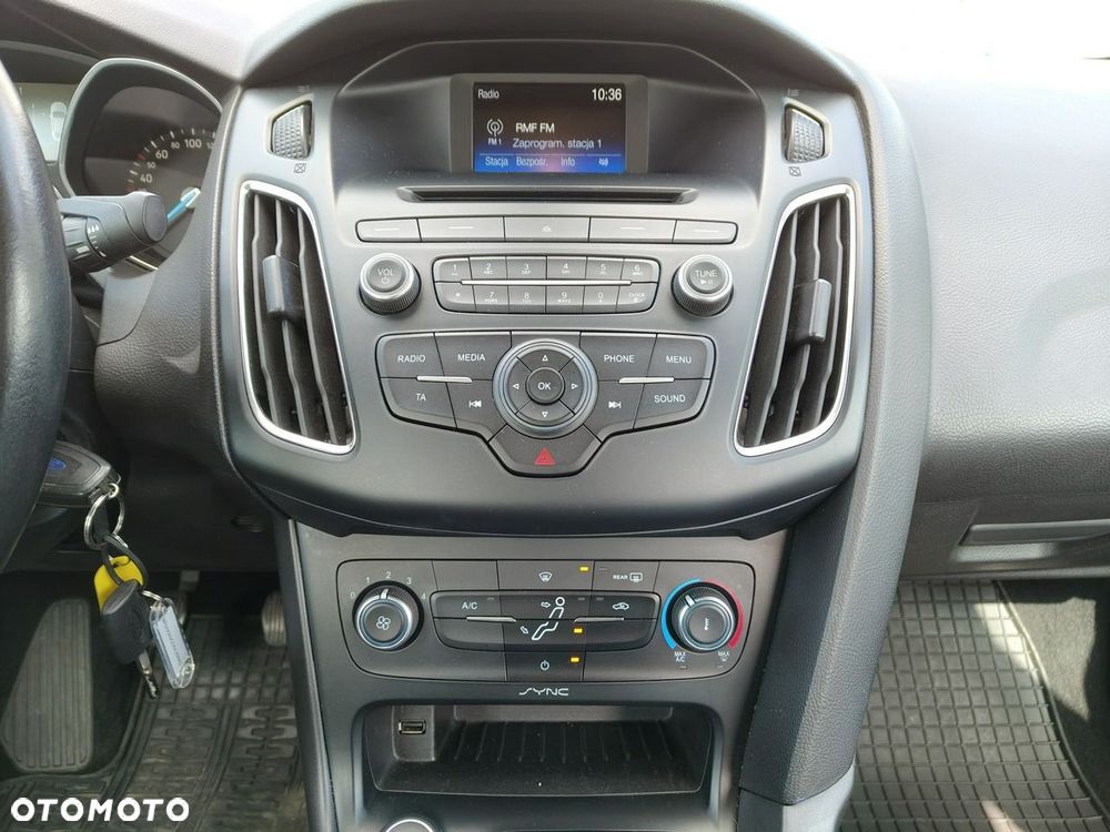 Ford Focus 1.6 Ti-VCT Ambiente - 10