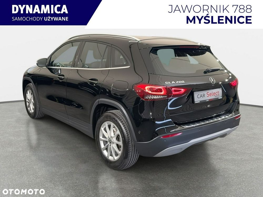 Mercedes-Benz GLA - 7
