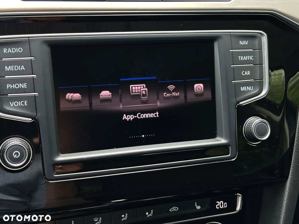 Volkswagen Passat - 28