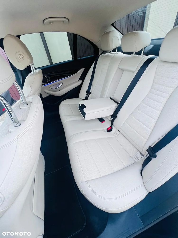 Mercedes-Benz Klasa E 220 d 9G-TRONIC - 2