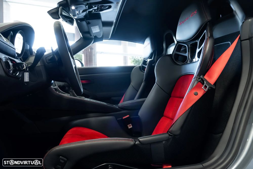 Porsche 718 Spyder RS - 14