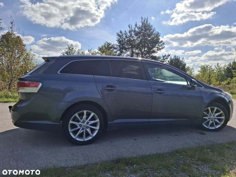 Toyota Avensis 1.8 Active - 3