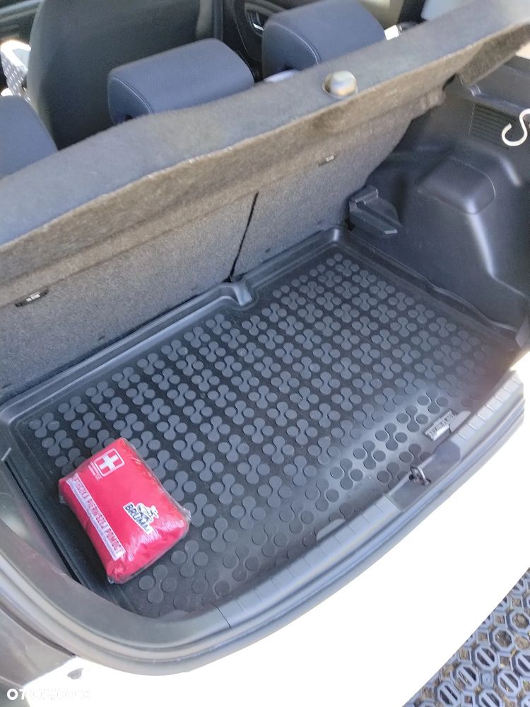 Toyota Yaris Hybrid 100 Active EU6 - 7