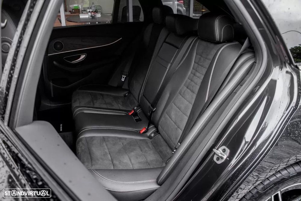 Mercedes-Benz E 300 e AMG Line - 33