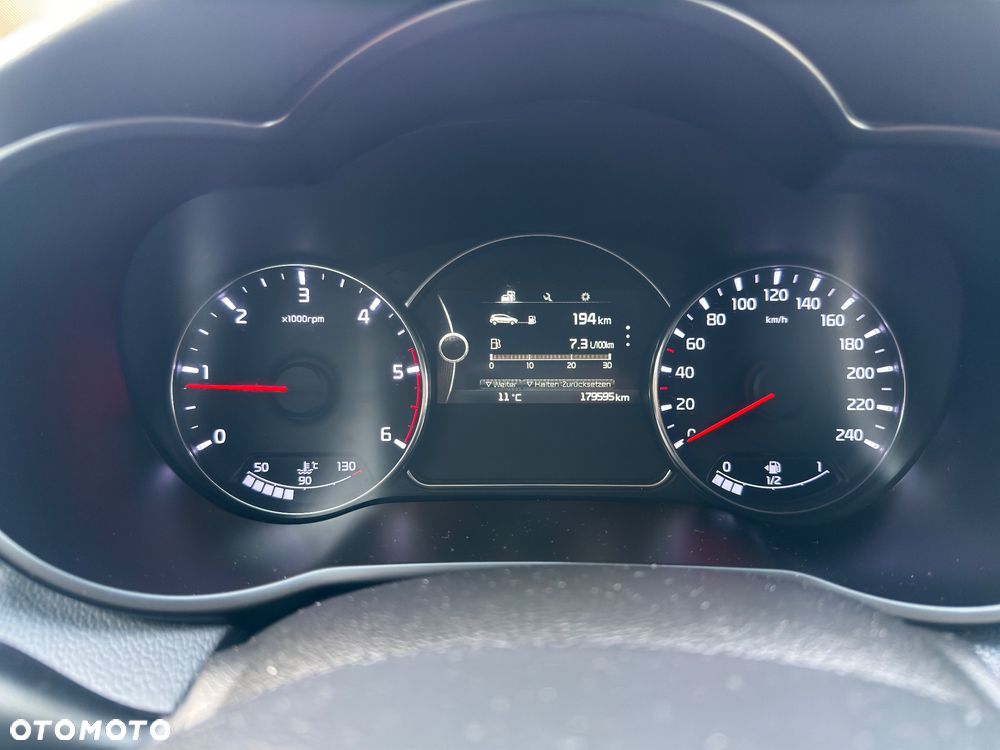 Kia Carens 1.7 CRDi L - 34