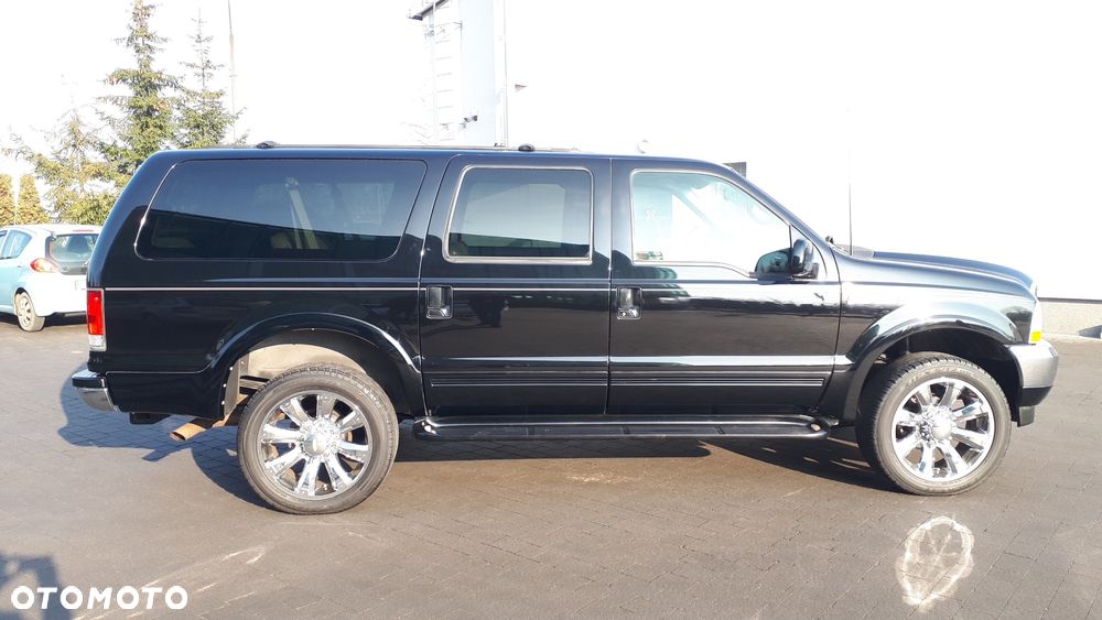 Ford Excursion - 3