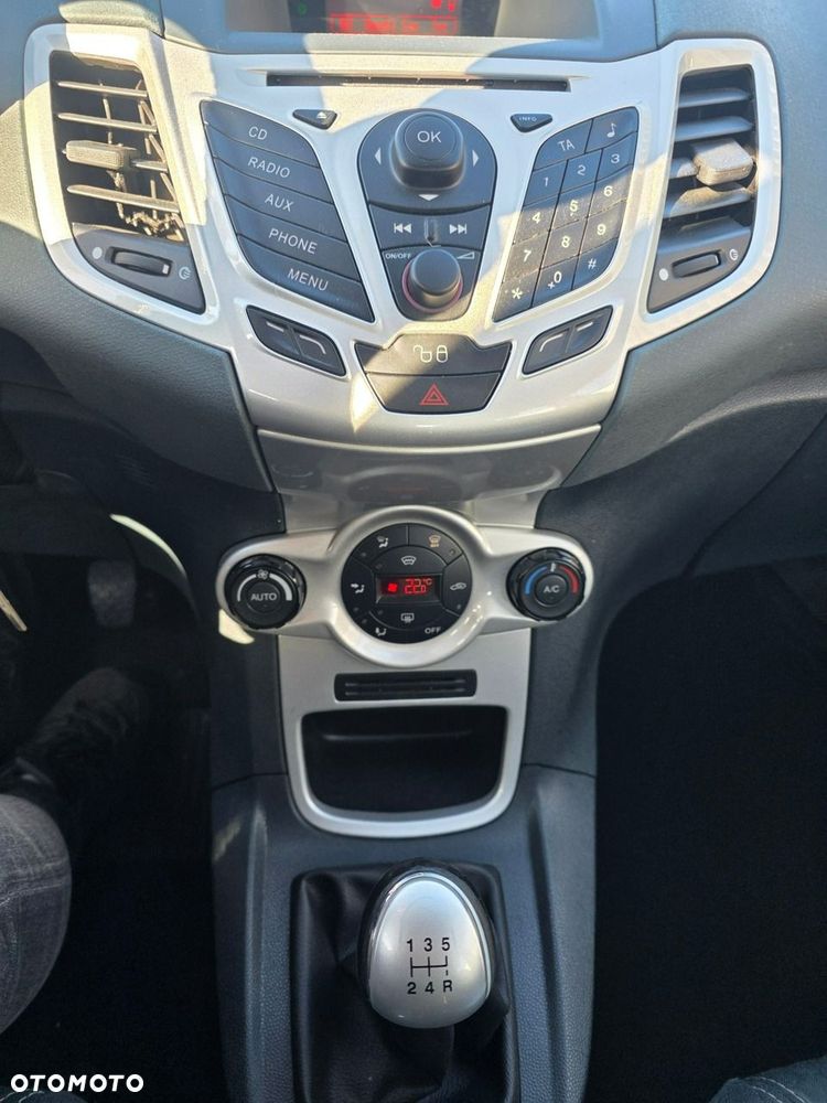 Ford Fiesta - 27