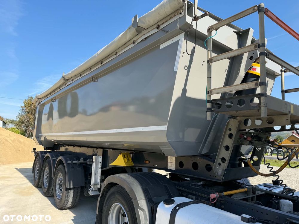 Schmitz Cargobull - 1