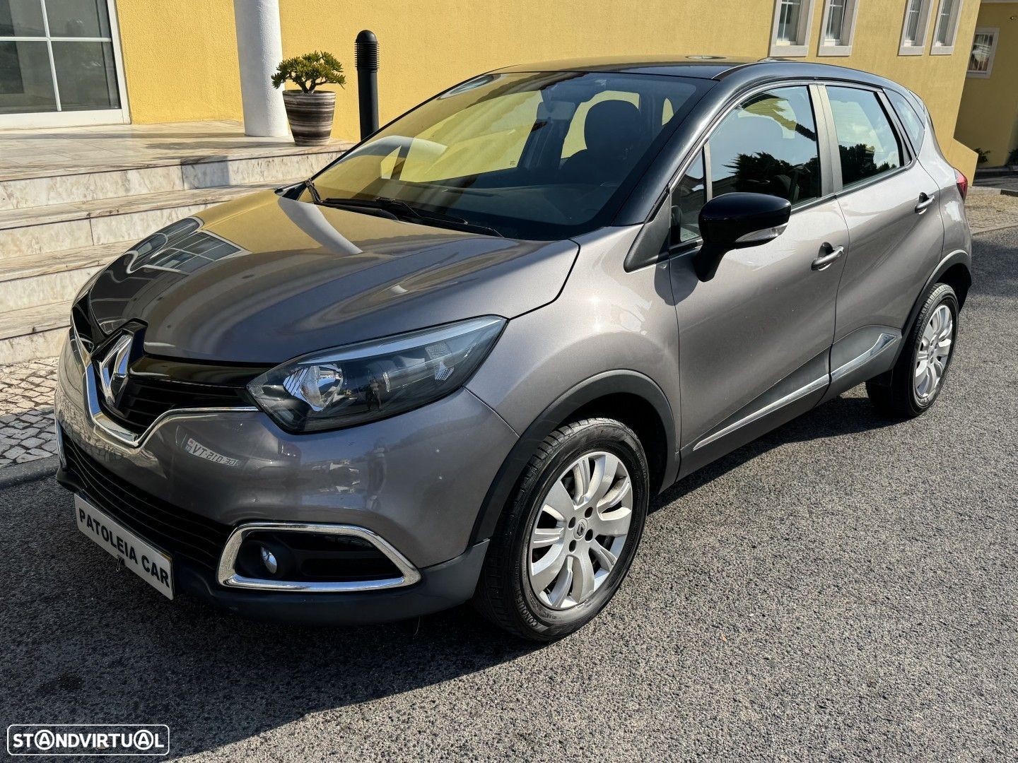 Renault Captur 0.9 TCE Exclusive - 1