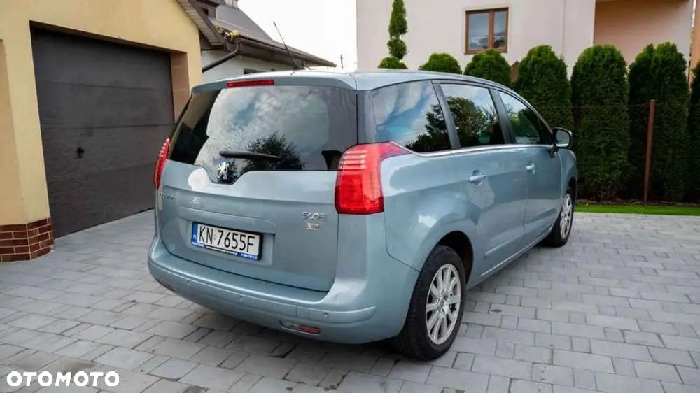 Peugeot 5008 - 4