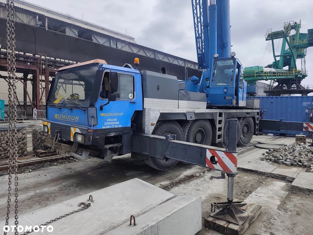 Liebherr LTM 1090/2 - 11