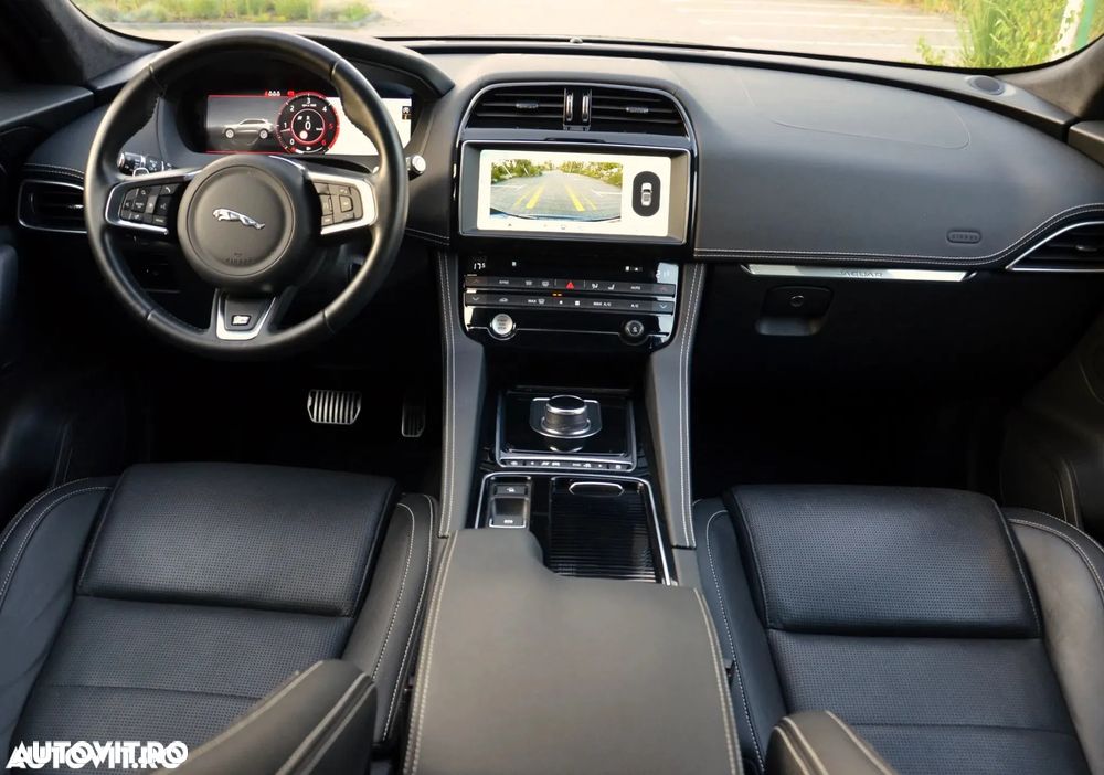 Jaguar F-Pace 20d AWD Aut. R-Sport - 6